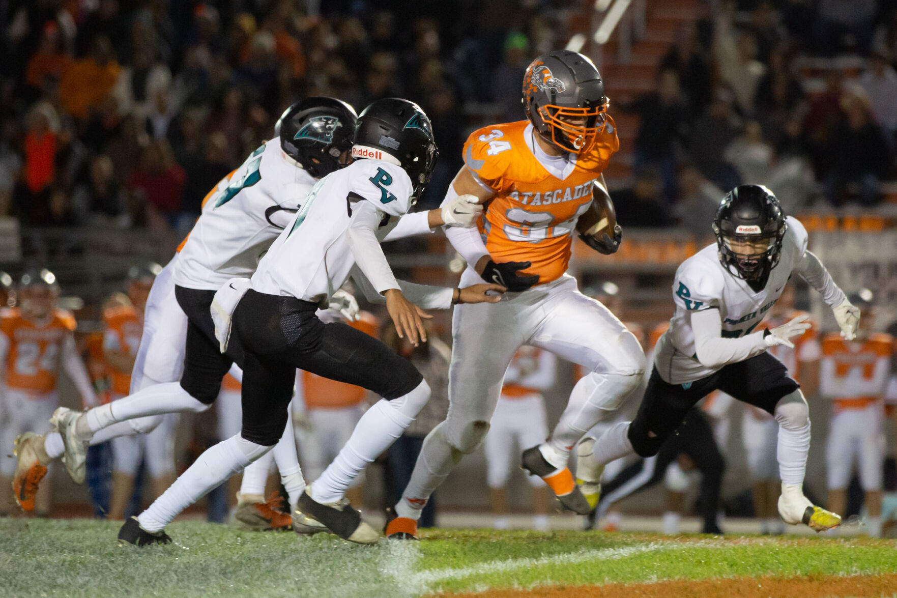 112522 Pioneer Atascadero Football 15.jpg